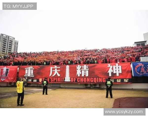 重庆足球队防守革新之路:从传统到现代的全新转型与挑战 重庆足球队防守革新之路:从传统到现代的全新转型与挑战