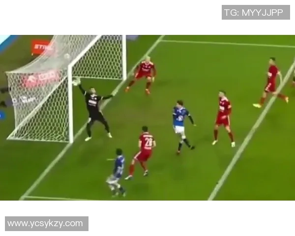 足球明星搞怪瞬间大揭秘趣味动图带你领略他们的幽默风采 足球明星搞怪瞬间大揭秘趣味动图带你领略他们的幽默风采