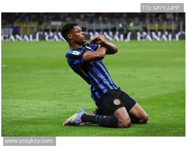 足球明星违约金背后的秘密与影响解析探讨球员转会市场的潜规则与挑战